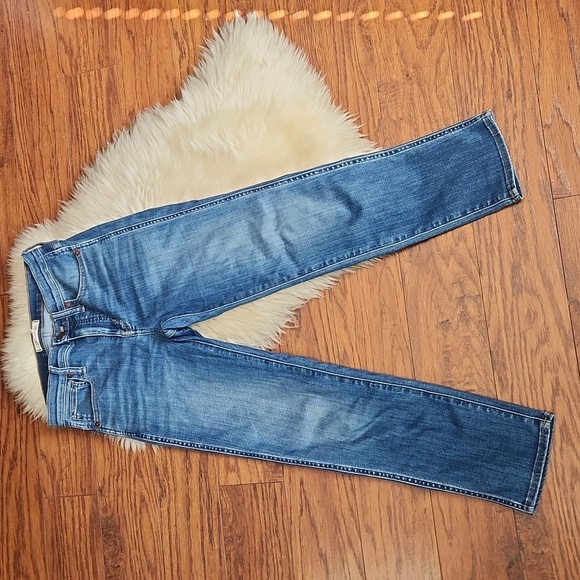 Madewell Mid-rise Stovepipe Medium Wash Womens Jean's - Picture 2 of 5